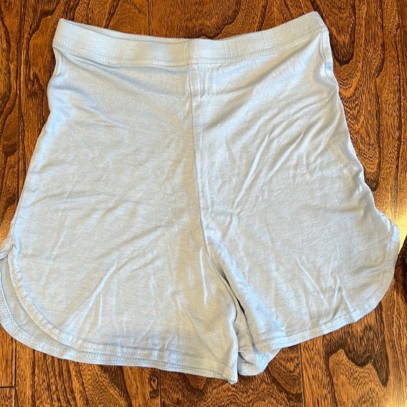 PrettyLittleThing High Waisted Shorts - Picture 4 of 6
